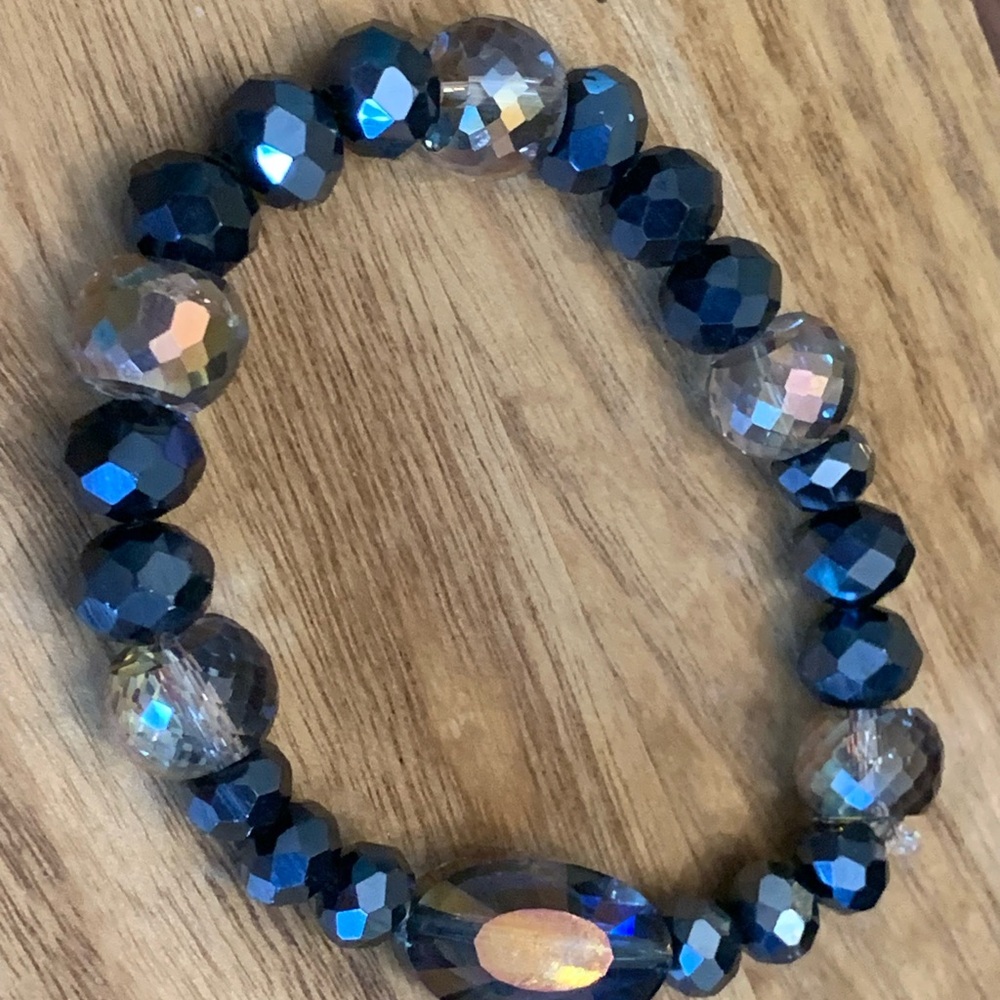Navy blue glass bead bracelet